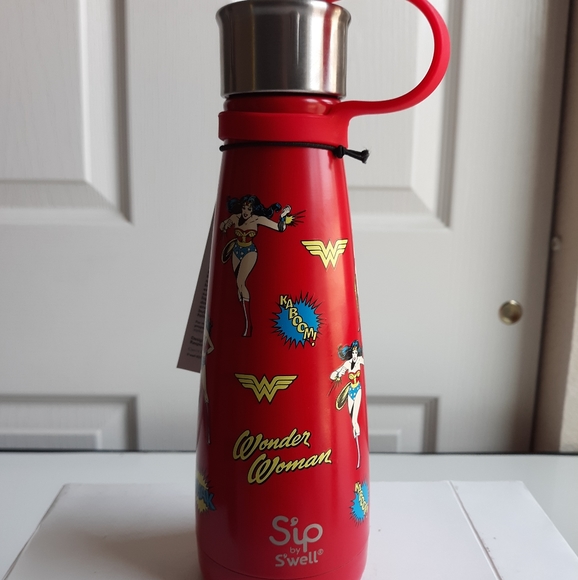WONDER WOMAN Justice League Edition Water Bottle 1